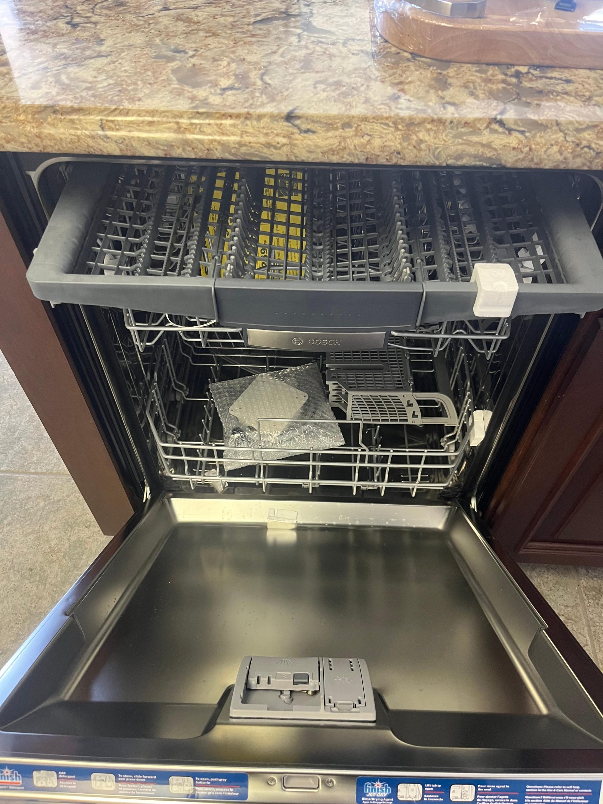 “Open Box” Bosch 24″ 500 Series Dishwasher SHP865WD5N